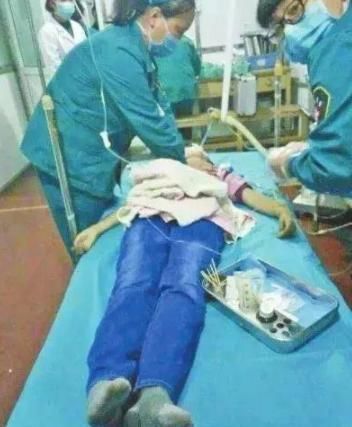 女儿|妈妈一巴掌,8岁女儿没了!再生气,孩子这几个部位也不能打