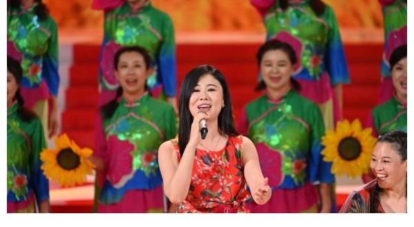 月赛|《星光大道》唱响“丰收联欢会”