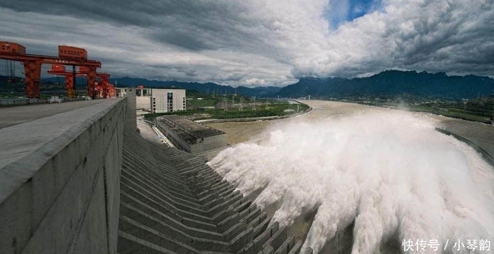 修建三峡水电站耗资2千亿,要运营多久才能回本专家给你算笔账