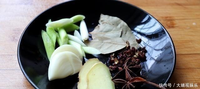 油炸|鸡肉这样做太香了,不油炸,不用烤箱,鲜嫩多汁,吃一次念念不忘