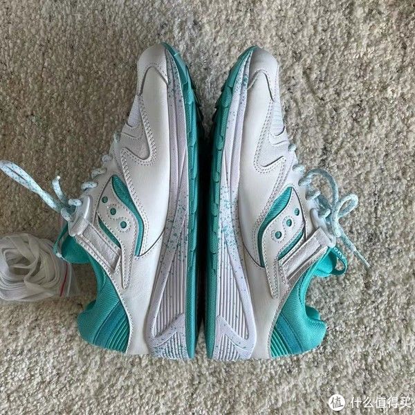 配色|Sneaker 篇一百一十八：Saucony Azura OG和Grid 8500开箱
