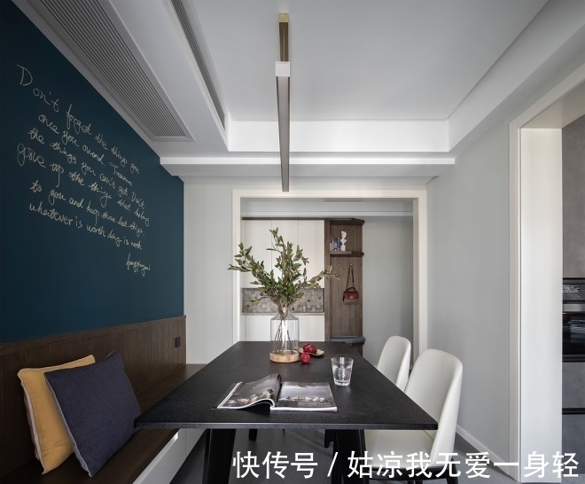 墨绿现代风，让家变得更温暖|| 过道