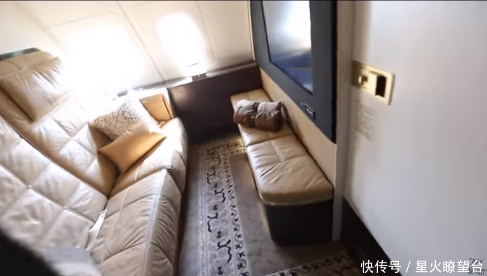youtube|国外网红体验世界最贵头等舱：机上三居大套房，飞一次30万…