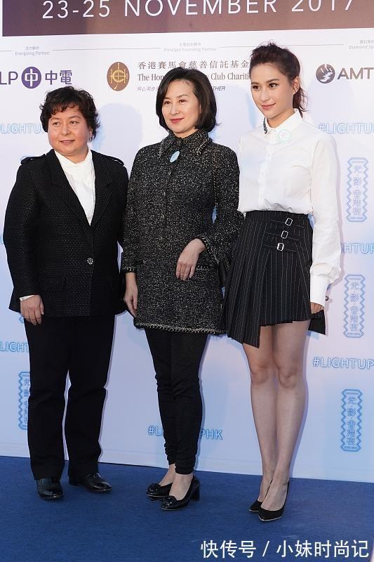 亮色系|何超莲虽然瘦,但是气场还是不够强,站何超琼旁边有点低调