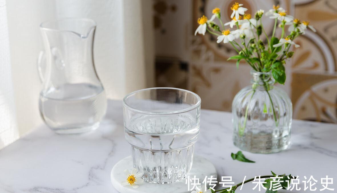 强强|孩子舌苔发白是怎么事?医生:少吃3种食物,或有助于消积食