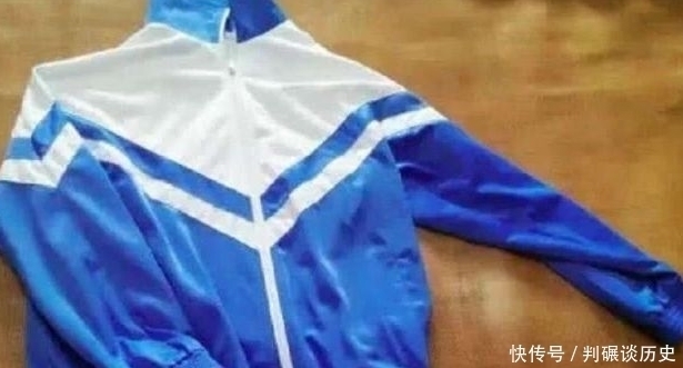 成品|校长为防止“早恋”设计新款校服，看到成品后，网友：狠！