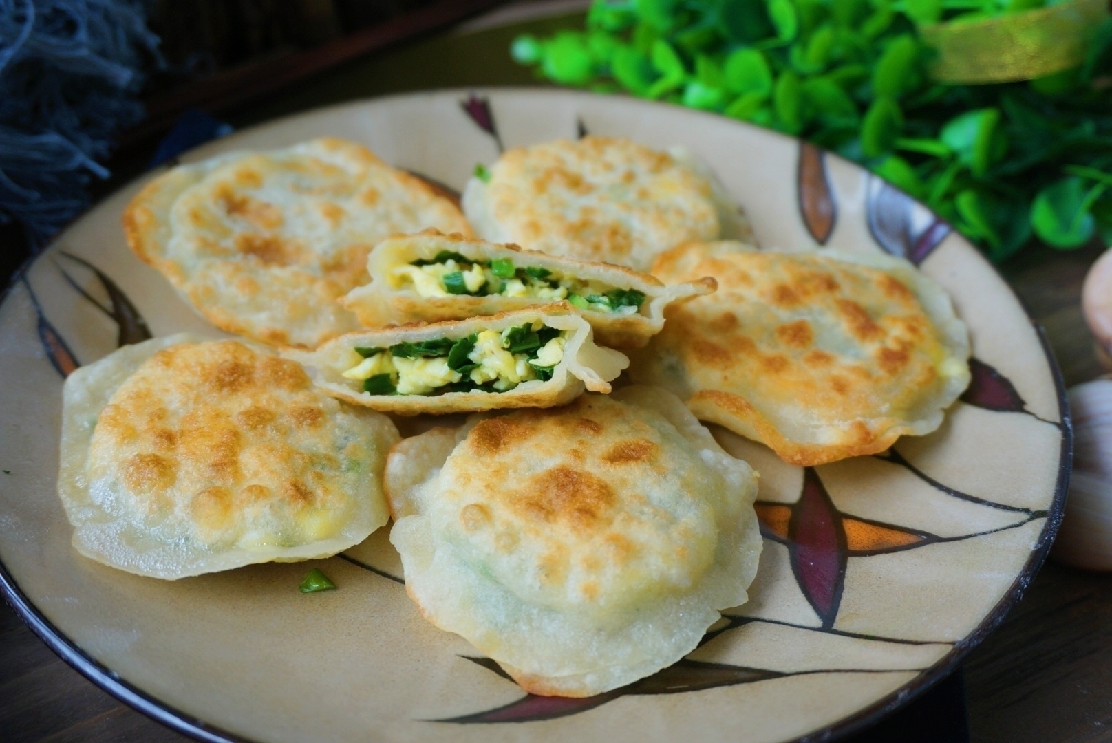 这个馅饼百吃不厌,皮不发硬,馅不流汤,方法简单没得说!