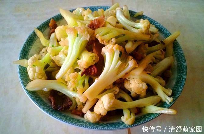 脆脆的感觉|炒花菜时,很多人忽略了这一步,难怪不易熟还不入味