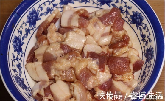 才知道,炸酥肉不能用面粉和淀粉,原来一直都用错,难怪不酥脆