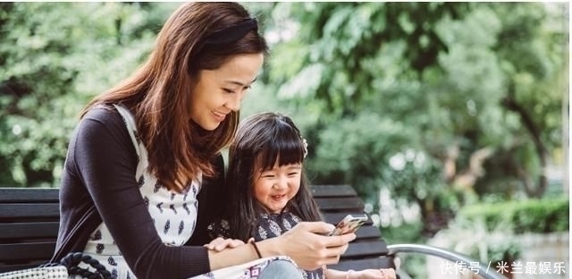 宝妈|女童3岁还不会走路,母亲带去医院检查,医生提醒赶紧报警