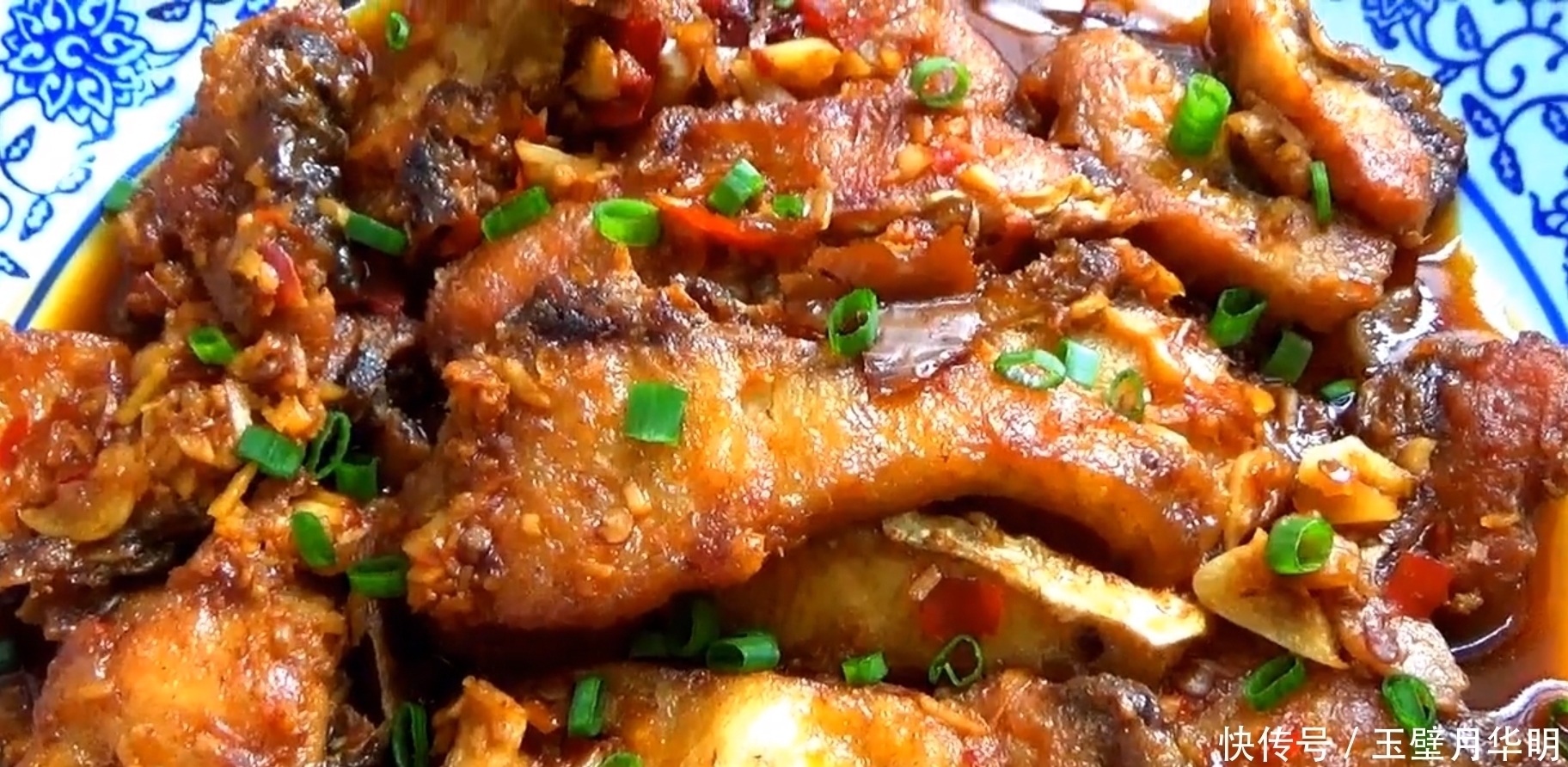 鱼肉|草鱼百吃不厌的做法,鱼肉鲜香无腥味,下酒又下饭,比烤鱼还好吃