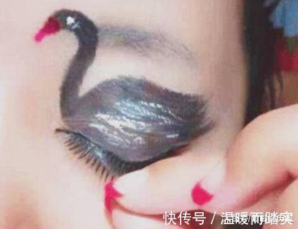 眼皮|女子在眼皮画出黑天鹅，当她眨眼睛的时候，美丽动人