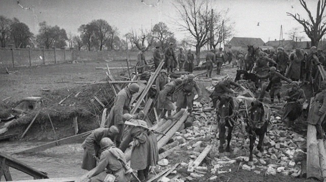 抢占|柏林近在咫尺,为何盟军却坐看苏联推平,却不自己动手抢占成果