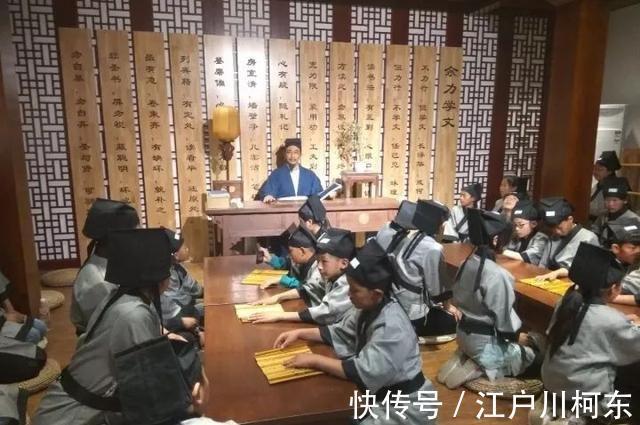 赵旺#聊斋志异:美少女“剪纸做马”,和心上人远走高飞,还救了侄子