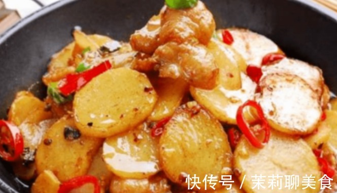 土豆|做干锅土豆片，别直接下锅炒！教你正确做法，土豆鲜香入味特解馋