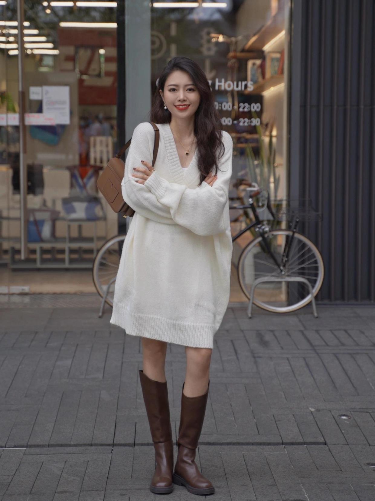 造型 今年也流行针织连衣裙,这几位时髦精都在穿,提升气质又温暖优雅