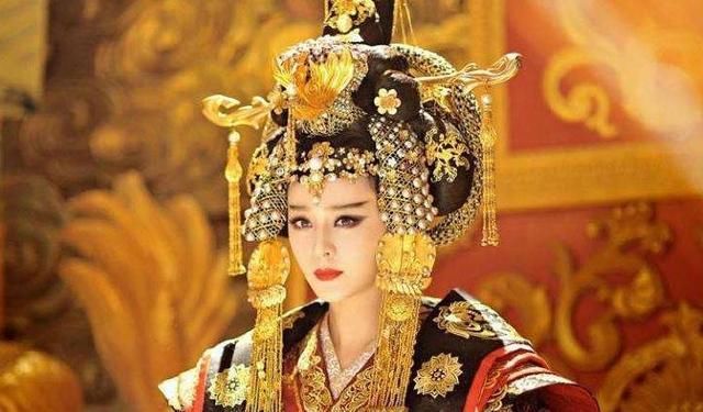 武则天|武则天都是太后了，为何还非要冒险称帝？她若不称帝，会死得更惨