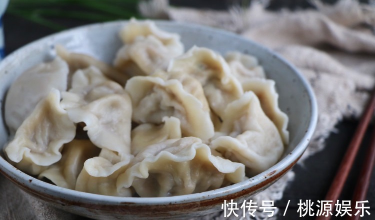 我家就馋这饺子，营养不上火，还润肺止咳，每次女儿吃20个