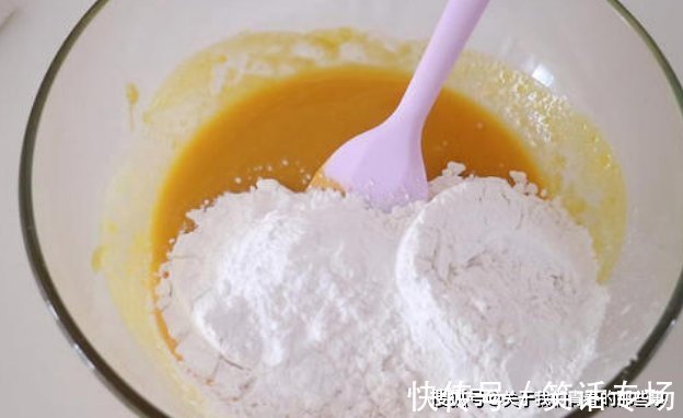 糯米粉|炸南瓜饼,别只加糯米粉,想要外酥里糯,松软不粘牙,3点很关键