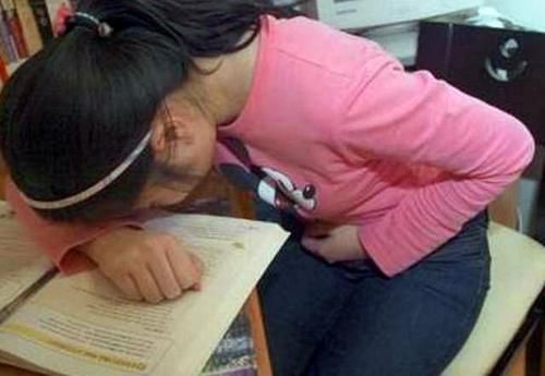 大孩子|“妈,我流血了”,女儿第一次来月经,聪明的母亲会说3句话