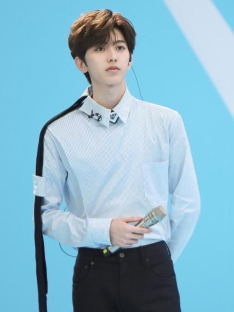  组合|百分九闪现《跑男》，谁注意到蔡徐坤的反应李晨5字令粉丝泪目