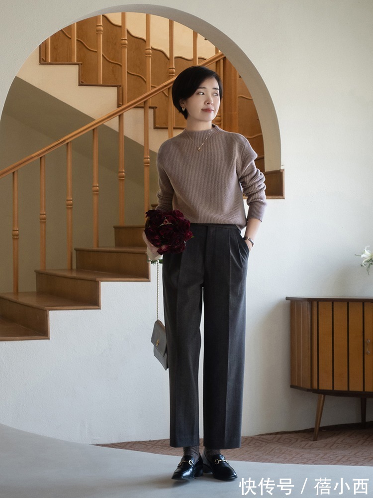 搭配 入春后最火的“鞋”不再是小白鞋,而是“乐福鞋”,高级又有气质