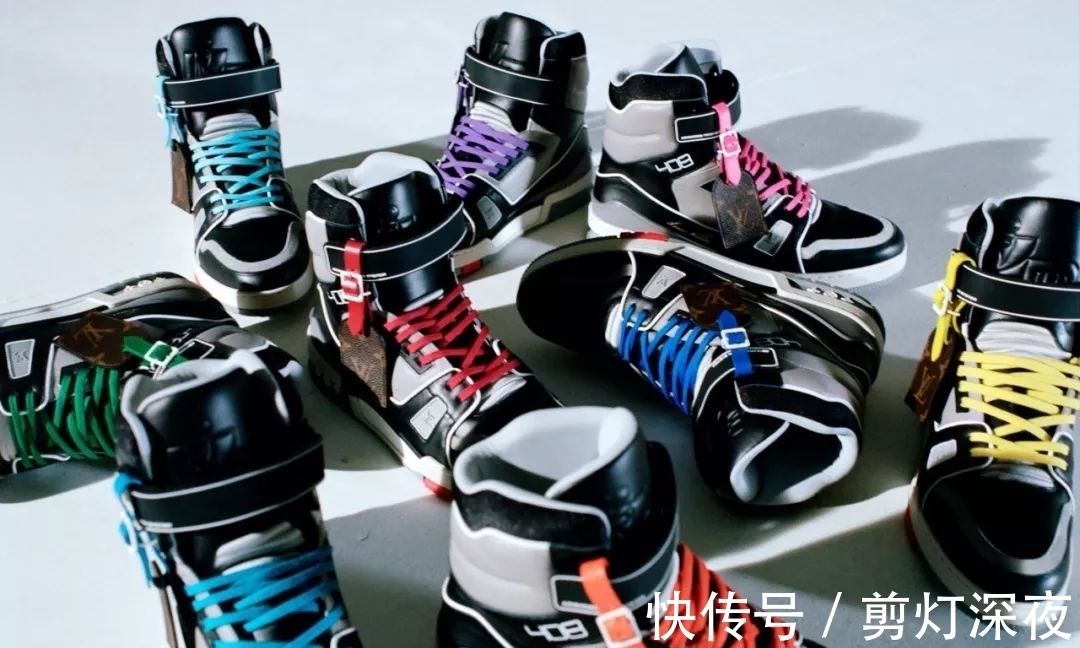 满天星 不仅有几十双Yeezy和Nike，还有LV和PRADA！年底你还冲得动吗？