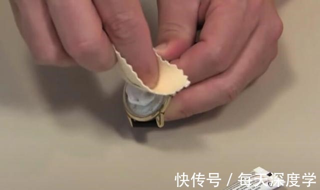 镜面 玩表老司机清洁保养手表的5个秘诀!