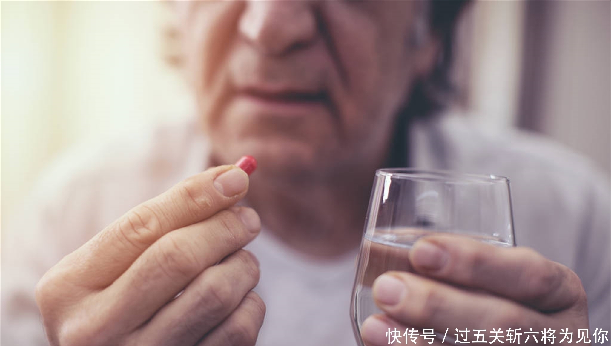 高血压|为什么不建议高血压患者喝酒？3个危害不是吓唬人，要对自己负责