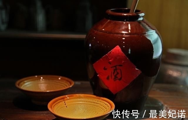 琥珀光#原创七言绝句《酒》,全诗没有一句带“酒”字,但每句都有酒意