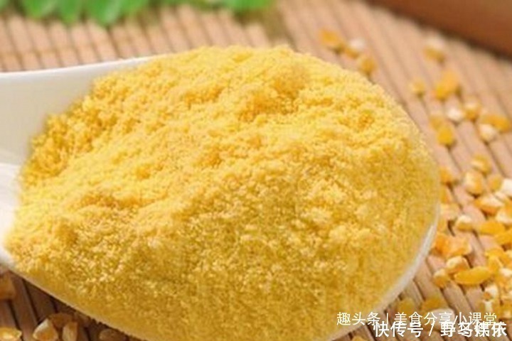 玉米面别再做小饼、熬粥了,教你做成馒头,暄软好吃,全家都爱吃