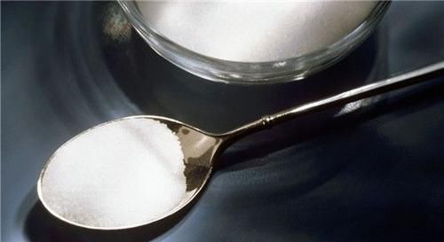 早晨起床后空腹喝水养生吗？直言：3点没注意，喝水反而没好处