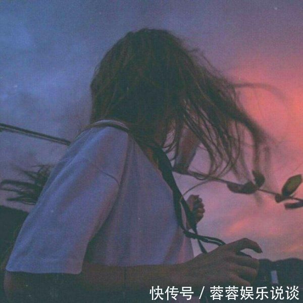 女票|男生手戴“小皮筋”说明有女票，那女生戴是啥意思第三个有点卑微