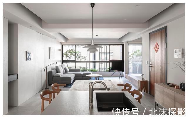 私隐性|130平现代简约装修，学她家连电视墙都省了，进户就给人极度舒适