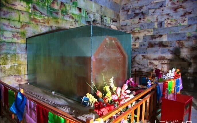 侮辱|慈禧太后陵墓:如同帝王陵,珍宝被孙殿英洗劫一空,慈禧尸体遭到侮辱破坏