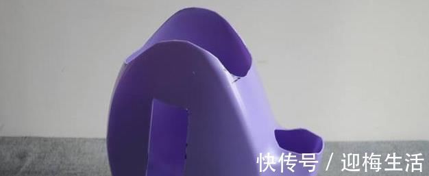 实用|在洗衣液瓶上剪两刀,就成了一个“收纳盒”,放在卫生间,贼实用