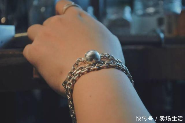 这件暗藏机关的项链,又变手链的可拆搭扣