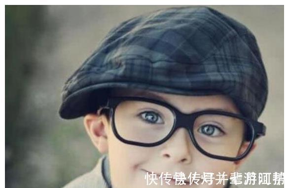 胖成|奶奶回家看望孙子,孩子模样让众人笑喷,网友:这是吃啥长大的?