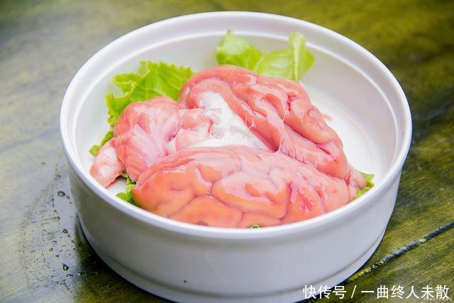 一男子甘油三酯87,血液粘如粥,医生叹息2种家常菜是“祸首”