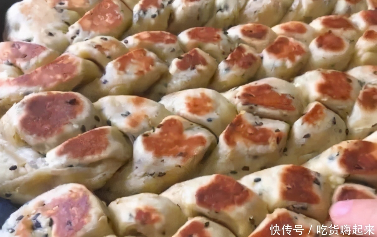 面食又出新做法，比花卷好吃，10分钟出锅30天不会坏