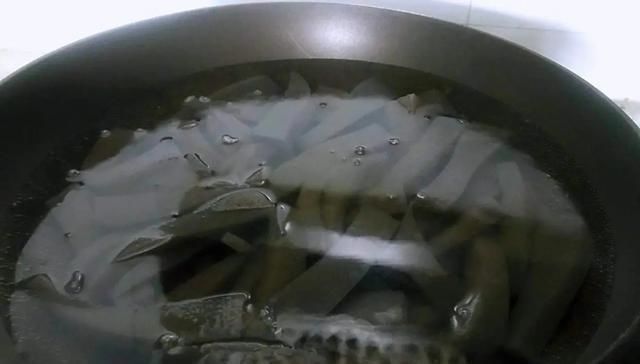 魔芋豆腐|肠道“推粪机”和香蕉无关，这家常菜，防便秘排宿便，瘦出小细腰