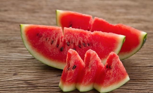 胰岛素|以下5种水果，糖尿病友不但能吃，还能降低血糖！