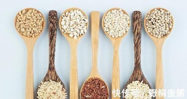 身体不适|女性45岁后,身体没有出现三种情况,偷着乐吧,更年期离你还远