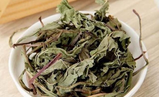 甲状腺结节|常吃洋葱能养甲状腺?想要呵护甲状腺,建议大家多吃3物,常喝4水