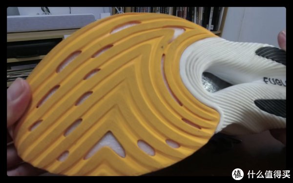 跑鞋|跑步鞋 篇一：选鞋不求人——好看好穿的Newbalance跑鞋介绍