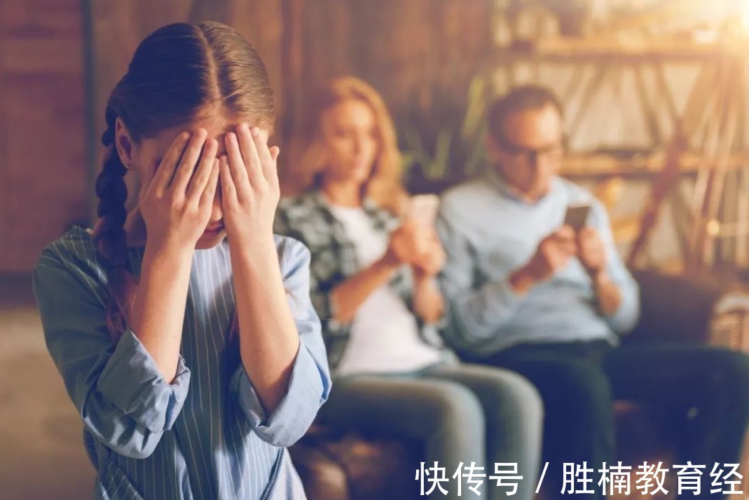 王铮|“情感忽略”，远比父母打骂更令人绝望，会摧毁孩子的一生