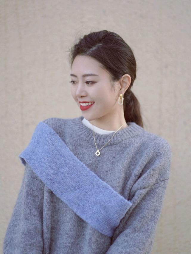 姐妹 优雅女人的衣橱里必备“毛衣”,尽显熟龄美,你心动了吗?