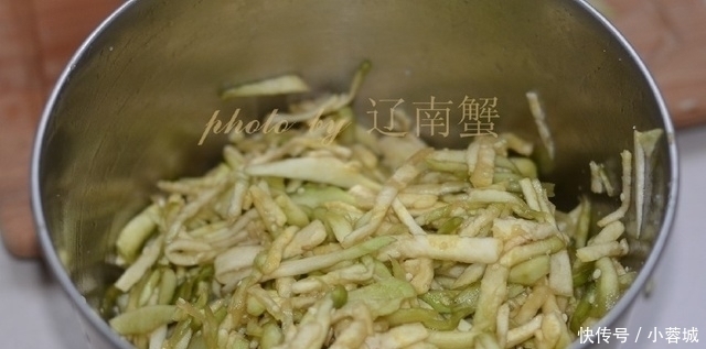 饺子皮|第一次用它做饺子馅,全家人都爱吃,鲜上天了!