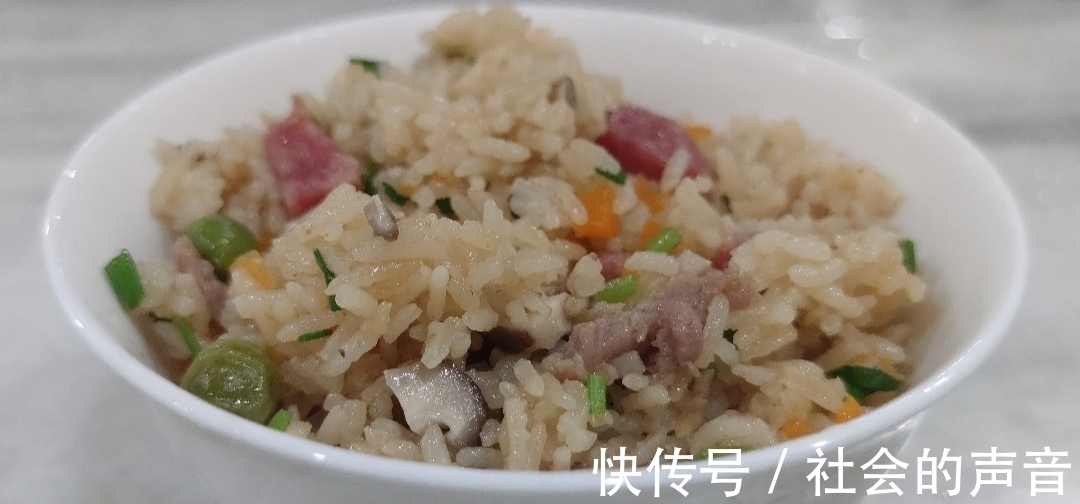 香菜|电饭锅懒人焖饭,有肉有菜,做法简单有营养