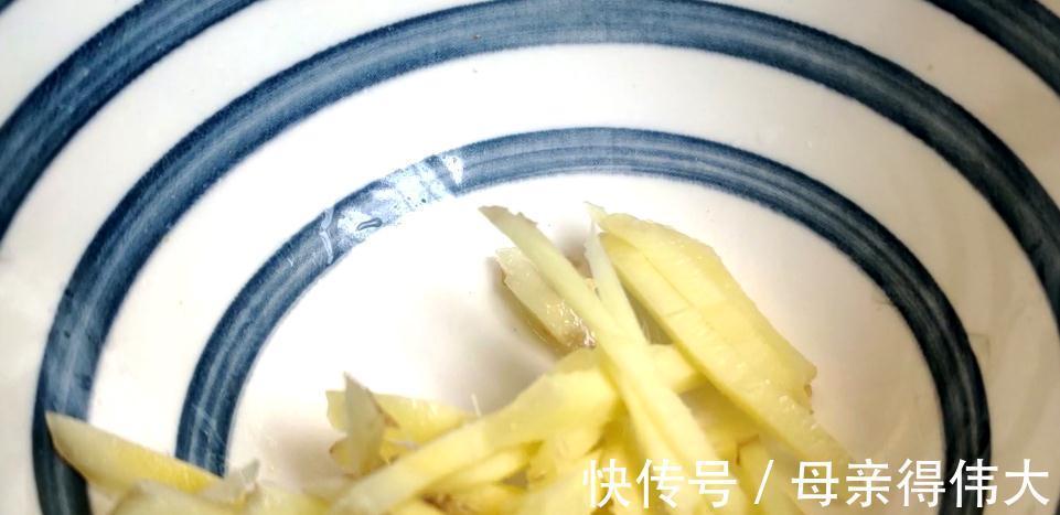 鸡蛋和生姜才是绝配,学会这种吃法,坚持一周肚子小了,手脚温热